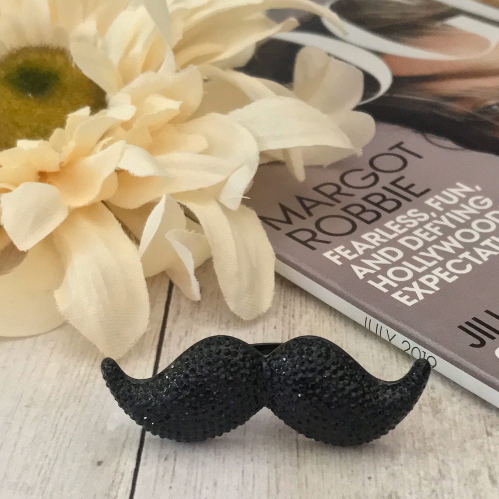 KATE SPADE • Dress The Part Mustache Ring - Picture 8 of 8